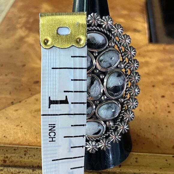 Natural White Buffalo Sterling Silver Cocktail Ring Size 8 - Picture 6 of 9